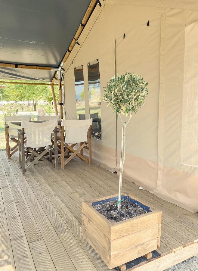 Mareleon Camping Ofrinion Exterior photo