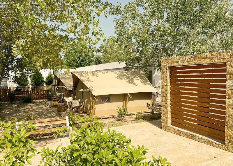 Mareleon Camping Ofrinion Exterior photo