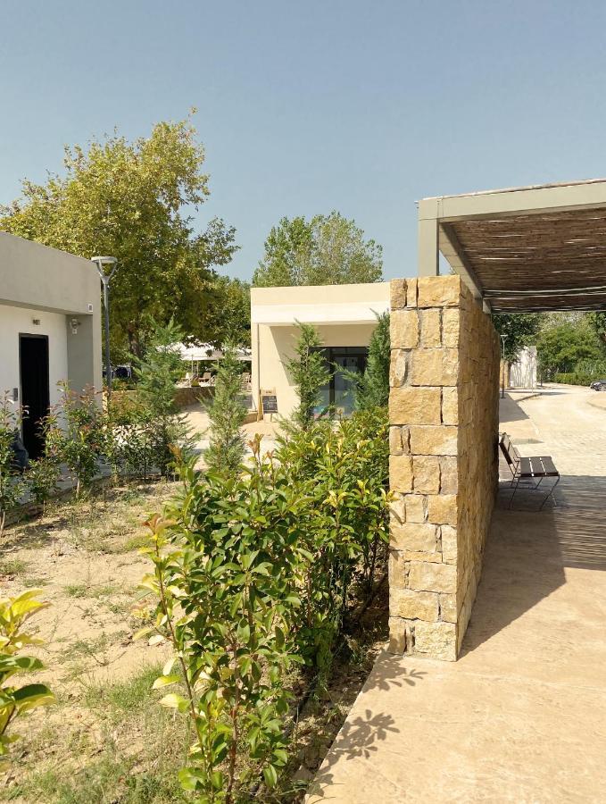 Mareleon Camping Ofrinion Exterior photo