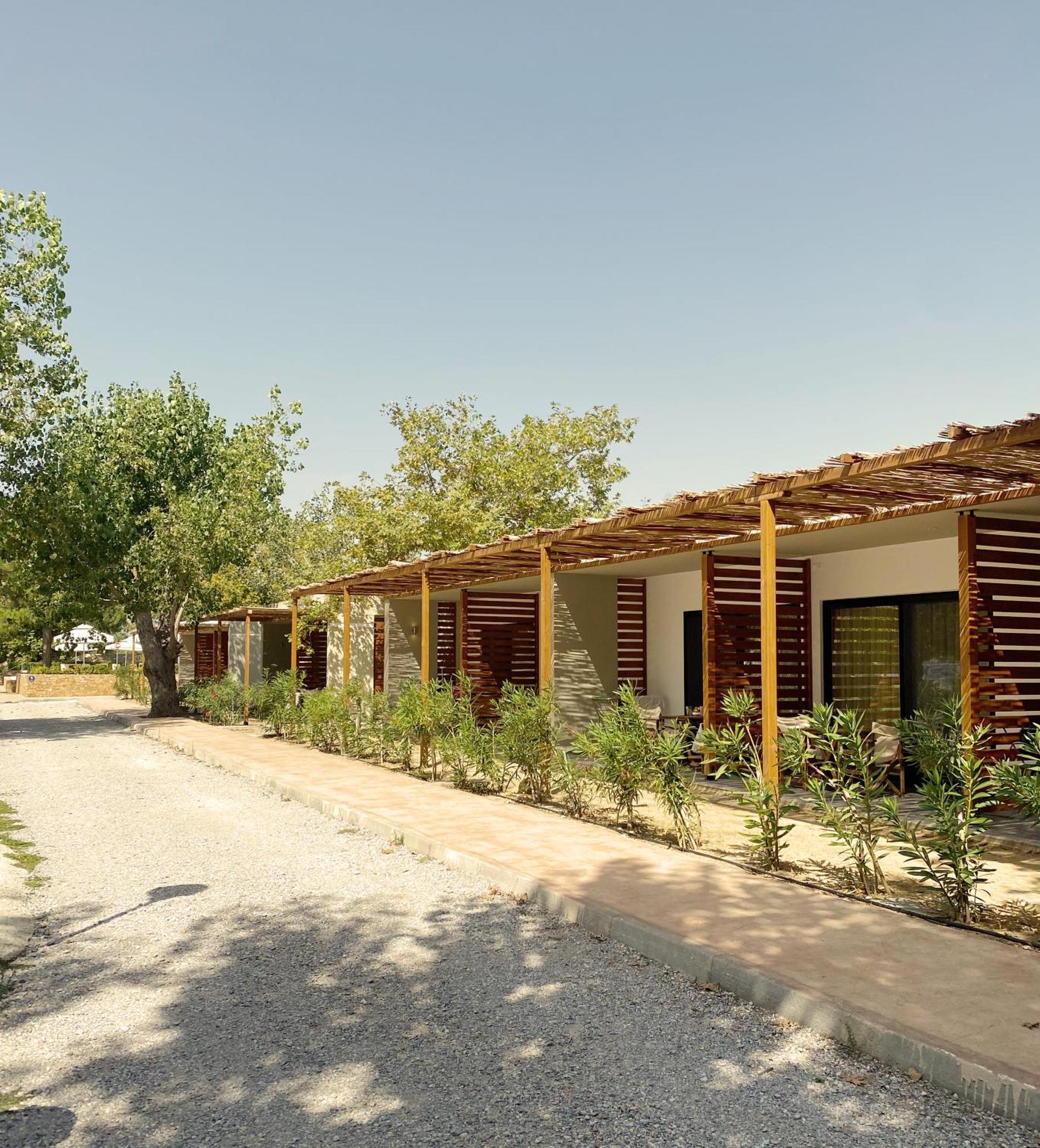 Mareleon Camping Ofrinion Exterior photo